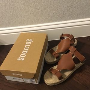 Soludos Shield Open Toe Sandal in color camel.